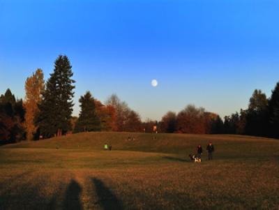 Parkgoers in Molalla River State Park